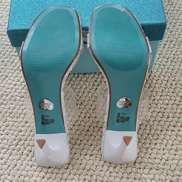 Snake Skin Slip On by Betsey Johnson box not included - Picture 11 of 14